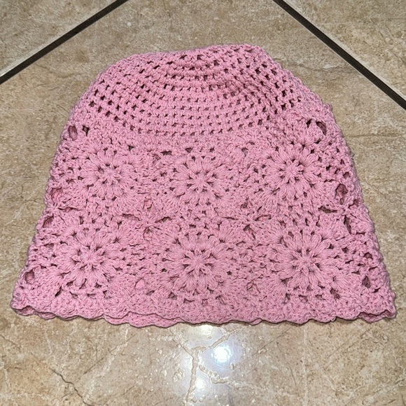 Hand Woven Hollowed-Out hat Stylish and Charming Flower Beanie - Picture 5 of 7